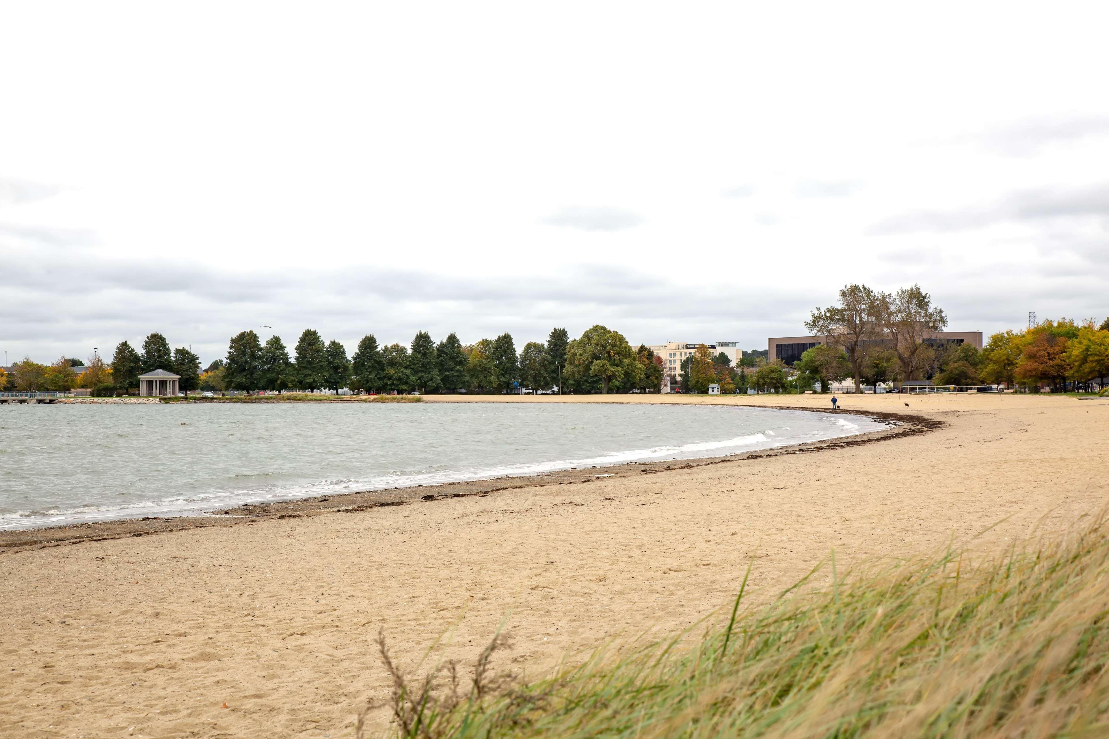 Doubletree By Hilton Hotel Boston Bayside Екстериор снимка