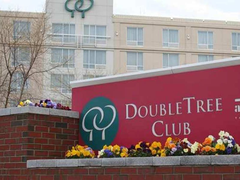 Doubletree By Hilton Hotel Boston Bayside Екстериор снимка
