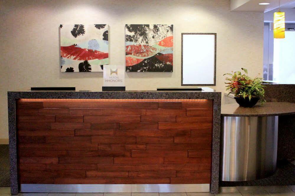 Doubletree By Hilton Hotel Boston Bayside Екстериор снимка