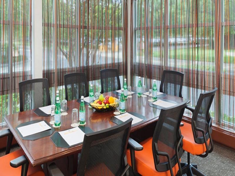 Doubletree By Hilton Hotel Boston Bayside Екстериор снимка